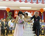 10对银发族庆结婚纪念 新时代中受祝福