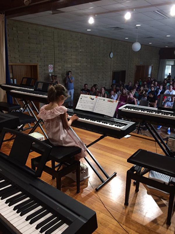 Forte音乐学校学生在年度音乐节表演。（Forte音乐学校提供）