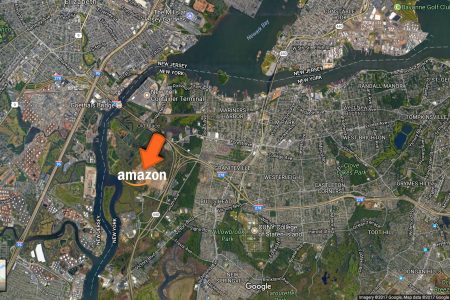 亚马逊超级仓库，占地100万平方呎，据称选址在史坦顿岛。