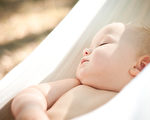 炎炎夏日 宝宝出门一定要喷防晒液吗？