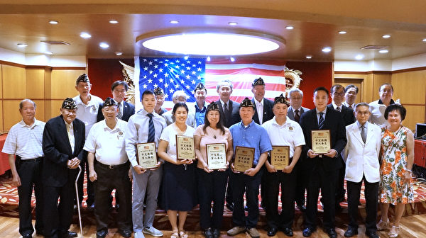 僑界慶祝美國國慶 表揚華裔退伍軍人