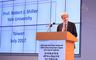 2013年諾貝爾經濟學獎得主席羅勃席勒（Robert J. Shiller）專題演講「解析資產價格膨脹-住宅、股票和債券市場」。（台中市政府提供）