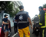 1岁多男童反锁车内  警消破窗救援