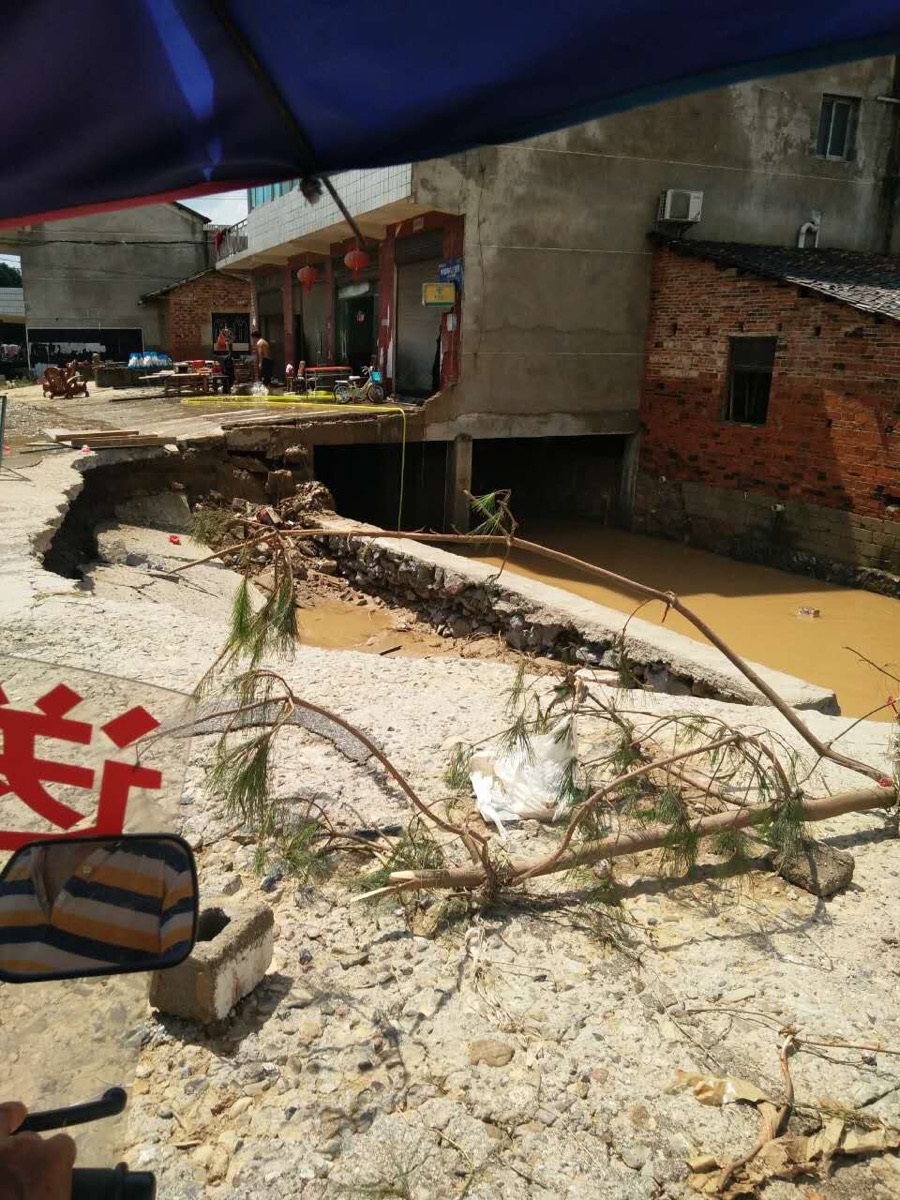 7·1湖南寧鄉縣特大洪災,損失慘重,災後滿街瘡痍,慘不忍睹。(村民提供)