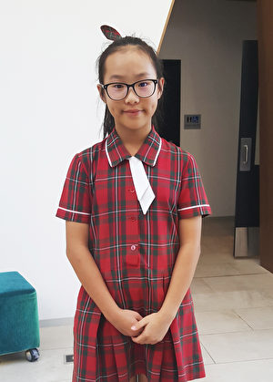 与郁金同校的五年级学生Grace Cha也是第一次参加这个活动。（徐凯文／大纪元）