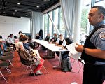 社區警民會別開生面 燒烤茶點招待居民