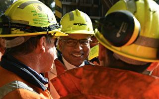 GFG Alliance集团主席古普塔（Sanjeev Gupta）到访Arrium钢厂。（GFG Alliance新闻部提供）