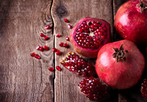 Some red juicy (fotolia)