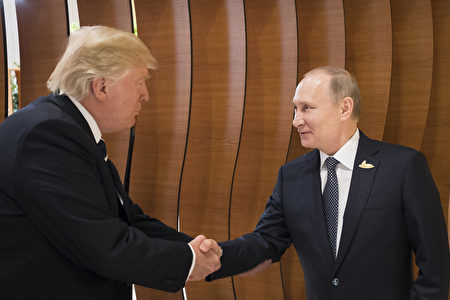 在两位元首的双边会议开始之前，他们向记者发表了简短的讲话。普京和川普对会谈比较乐观。(Photo by Steffen Kugler /BPA via Getty Images)