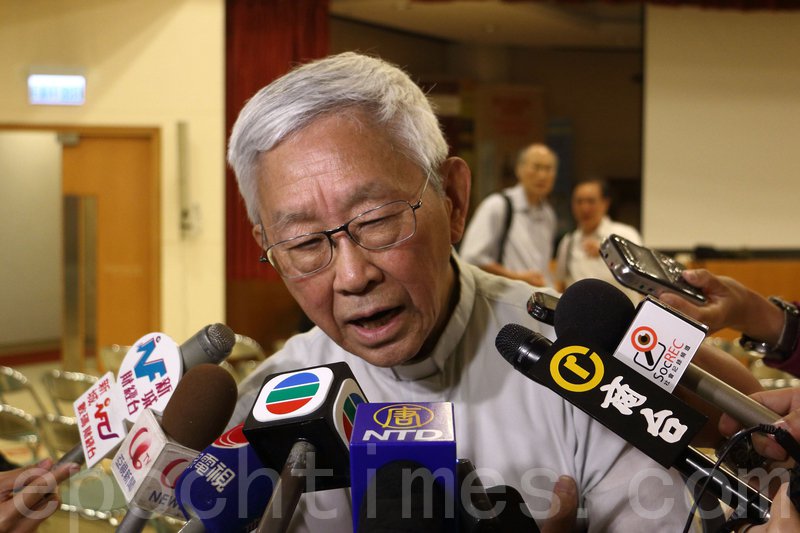 陈日君批评议员被褫夺资格是政府对民主派的政治镇压，又呼吁香港法律界要拯救香港的法治。（大纪元资料图片）