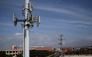 旧金山湾区的手机信号塔。（Justin Sullivan/Getty Images）