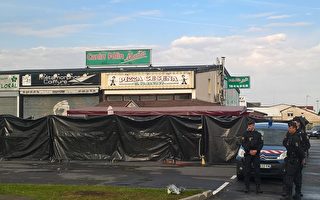 8月14日（周一）晚上8点左右，一名32岁男子，在巴黎以东55公里的赛特索市（Sept-Sorts）驾车冲进一家披萨店，造成1名13岁的少女当场死亡，另有13人受伤，其中5人受伤严重。图为事发地点的披萨店。（Sarah BRETHES/AFP）