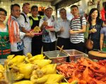客家美食國際交流 名廚到客庄傳統市場體驗