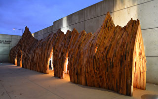 美利坚大学博物馆展出的“逃离”木作。（沈宽提供）