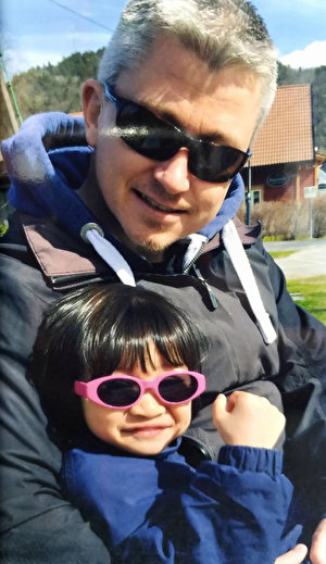 出生遭棄養 無國籍3歲女童 北歐展開新生活