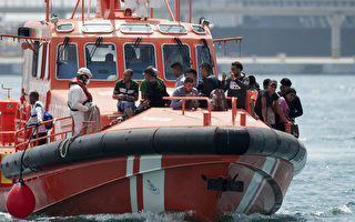 西班牙海巡队 一天内救起近600移民