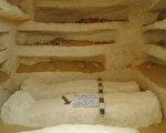 埃及考古新发现 2000年前古墓出土