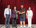 高市表彰孝行楷模 久病榻前及时行孝