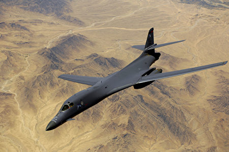 美军8月8日派出有“死亡天鹅”之称的两架B-1B战略轰炸机飞越朝鲜半岛上空，进行军事威慑。图B-1B轰炸机。（维基百科公有领域）
