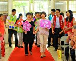 柳川街拍尬时尚 台中银发站教抗老