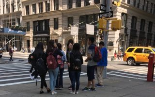 大陸高中生暑期組團 來紐約考SAT