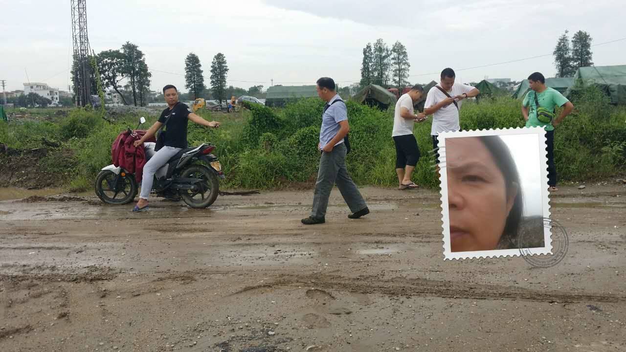 一出家門就會有一群人跟著,限制行動自由。(志願者提供)