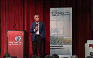 第五屆全球供應鏈峰會，甲骨文軟件公司的永續經營長Jon Chorley演說。（王姿懿／大紀元）