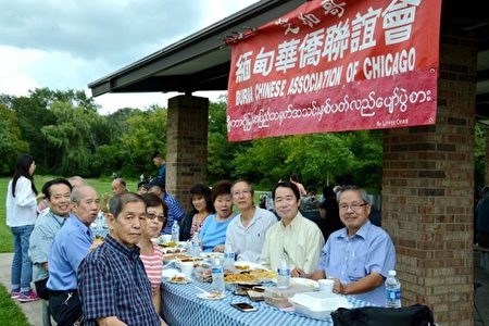 芝加哥缅甸华侨联谊会的同乡8月6日在城北Bunker Hill举行野餐联谊。（缅甸同乡会提供）
