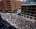 组图：波士顿上万人游行反种族主义