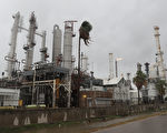 哈维风暴致德州炼油厂关闭 油价料涨