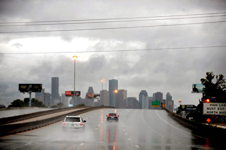 HOUSTON, TX - AUGUST 26: Rain from Hurricane Harvey batters the downtown area on August 26, 2017 in Houston, Texas. Harvey, which made landfall north of Corpus Christi late last night, is expected to dump upwards to 40 inches of rain in Texas over the next couple of days. (Photo by Scott Olson/Getty Images)