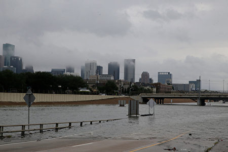 8月27日，休斯頓洪水災情嚴重。 (THOMAS B. SHEA/AFP/Getty Images)
