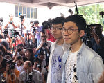 香港学生领袖黄之锋等3人被加刑 国际关注