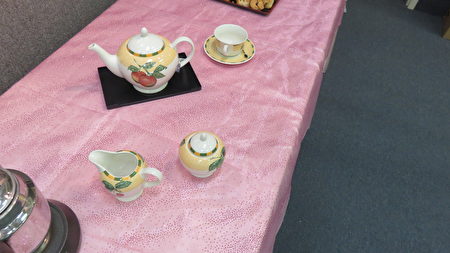 除了中華茶文化，楊綺真也希望把英國下午茶的樂趣帶進茶事活動。（袁玫／大紀元）