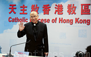 楊鳴章昨日首次以香港教區主教身份與傳媒會面。（李逸／大紀元）