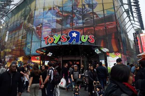 玩具反斗城進時代廣場 搶攻八月遊客潮 | 觀光客 | 市場 | 大紀元