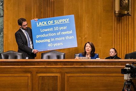 民主党参议员坎特威尔（Maria Cantwell）在今年3月提出了548号法案，来解决目前低收入房屋税收抵免计划中的一些问题，并且已经获得了部分两党派议员的支持。 （石青云／大纪元）