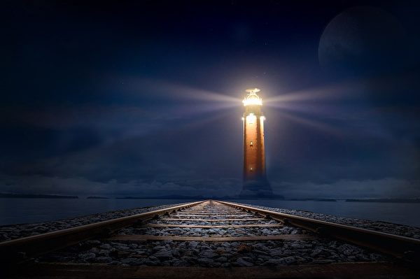 贵人有的时候仿佛是一个灯塔，指引着一个人努力的方向。(Pixabay)