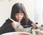為什麼吃飽後沒多久又餓了?