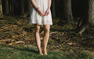 16歲少女人生第一次除腿毛，爸爸不讓她除大腿的毛。10年後，她得知原因，感動大哭。(Pixabay)