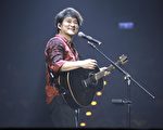 相濡以沫三十一载 周华健妻子年轻照片曝光 超漂亮