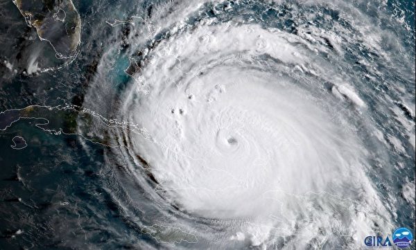 2017年9月8日美國東部時間上午8時颶風艾瑪前往古巴海岸時的衛星圖像。（AFP PHOTO / NOAA/CIRA / HO）