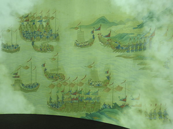 故宮南院與香港城市大學與海事博物館合作，結合廣受好評的「同安船」數位多媒體展件，以觸控、3D、浮空投影和虛擬實境，讓觀眾得以體驗王得祿當年在海上乘風破浪、奮勇衛國的意興風發。（蔡上海／大紀元）