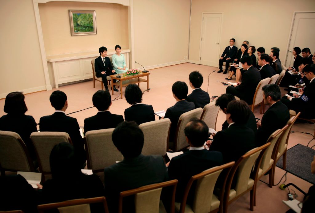 2017年9月3日的婚訊發布記者會。(SHIZUO KAMBAYASHI/Getty Images)