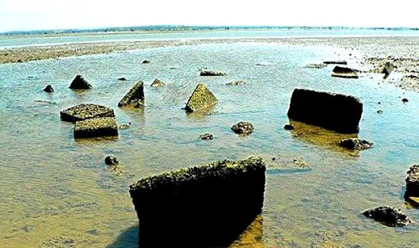 海口海底村庄－唯一陆陷成海的地震废墟。（公有领域）