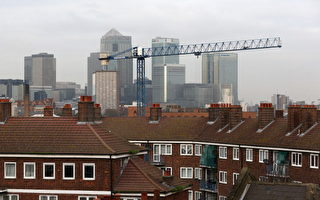 為了應對住房危機，英國政府計劃在未來10年大批建新屋，每年新建266,000戶。( Oli Scarff/Getty Images)
