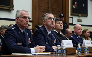 美國戰略司令部司令約翰•海騰（左二）在首都華盛頓表示，對於朝鮮，美國擁有強大威懾力。(Alex Wong/Getty Images)
