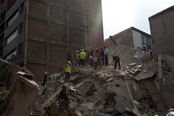 9月19日墨西哥发生7.1级地震。（MARIO VAZQUEZ/AFP/Getty Images)