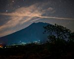 印尼巴厘島火山恐爆發 12萬人撤離 多國預警