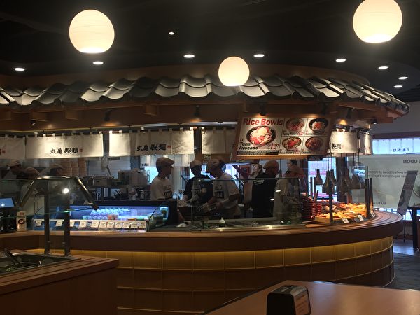 2017年9月14日，丸龜製麺Sawtelle店在洛杉磯開業。（大紀元）